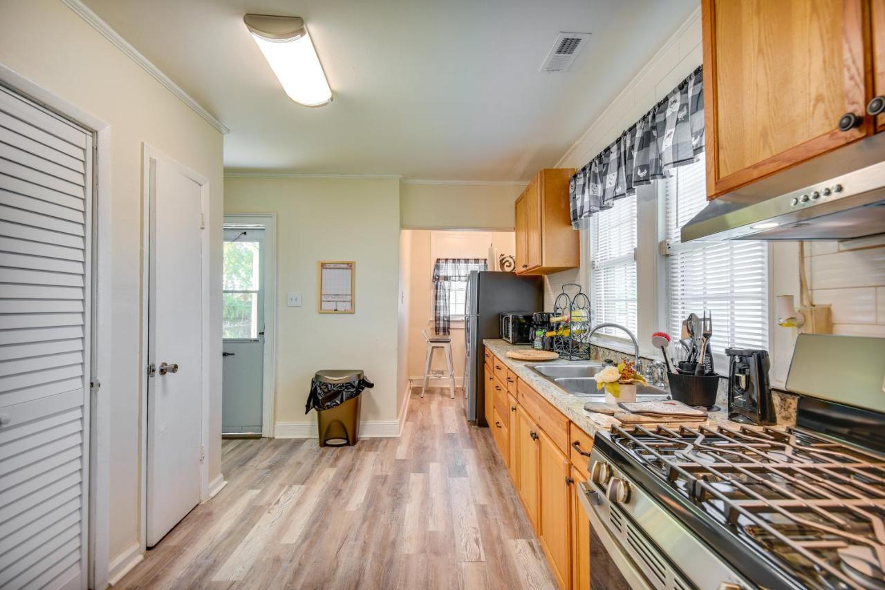 Charming Newport News Cottage Less Than 1 Mi To Ocean! Hampton Ngoại thất bức ảnh
