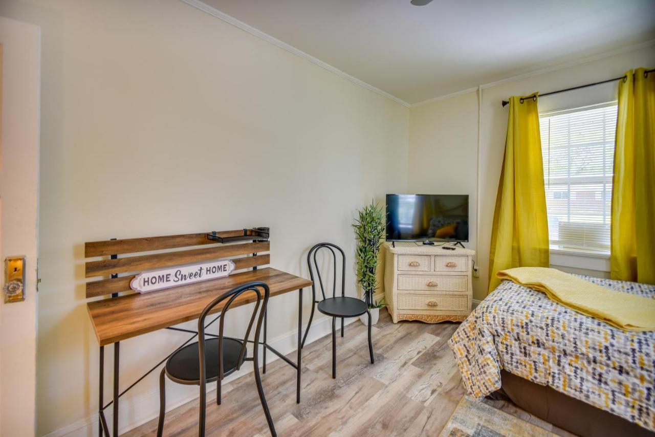 Charming Newport News Cottage Less Than 1 Mi To Ocean! Hampton Ngoại thất bức ảnh